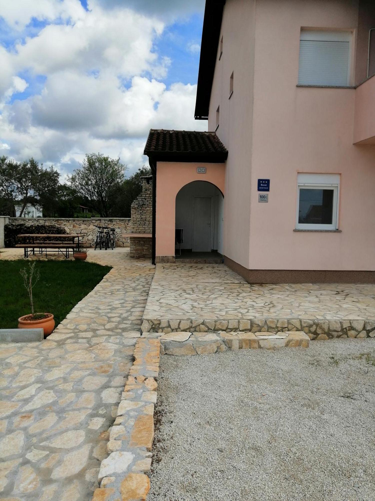 Peroj 100 C Apartment Bagian luar foto