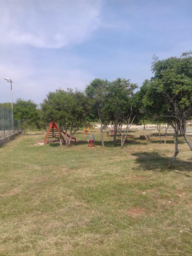 Peroj 100 C Apartment Bagian luar foto